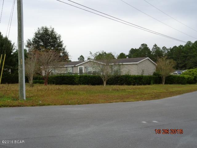 REO PROPERTY IN CENTRAL LOCATION OF TOWN. PROPERTY NEEDS WORK. INFO FROM PROPERTY APPRAI, PLEASE VERIFY IF IMPORTANT. MUST CLEAN OUT BEFORE SHOWING.BRING OFFERS
