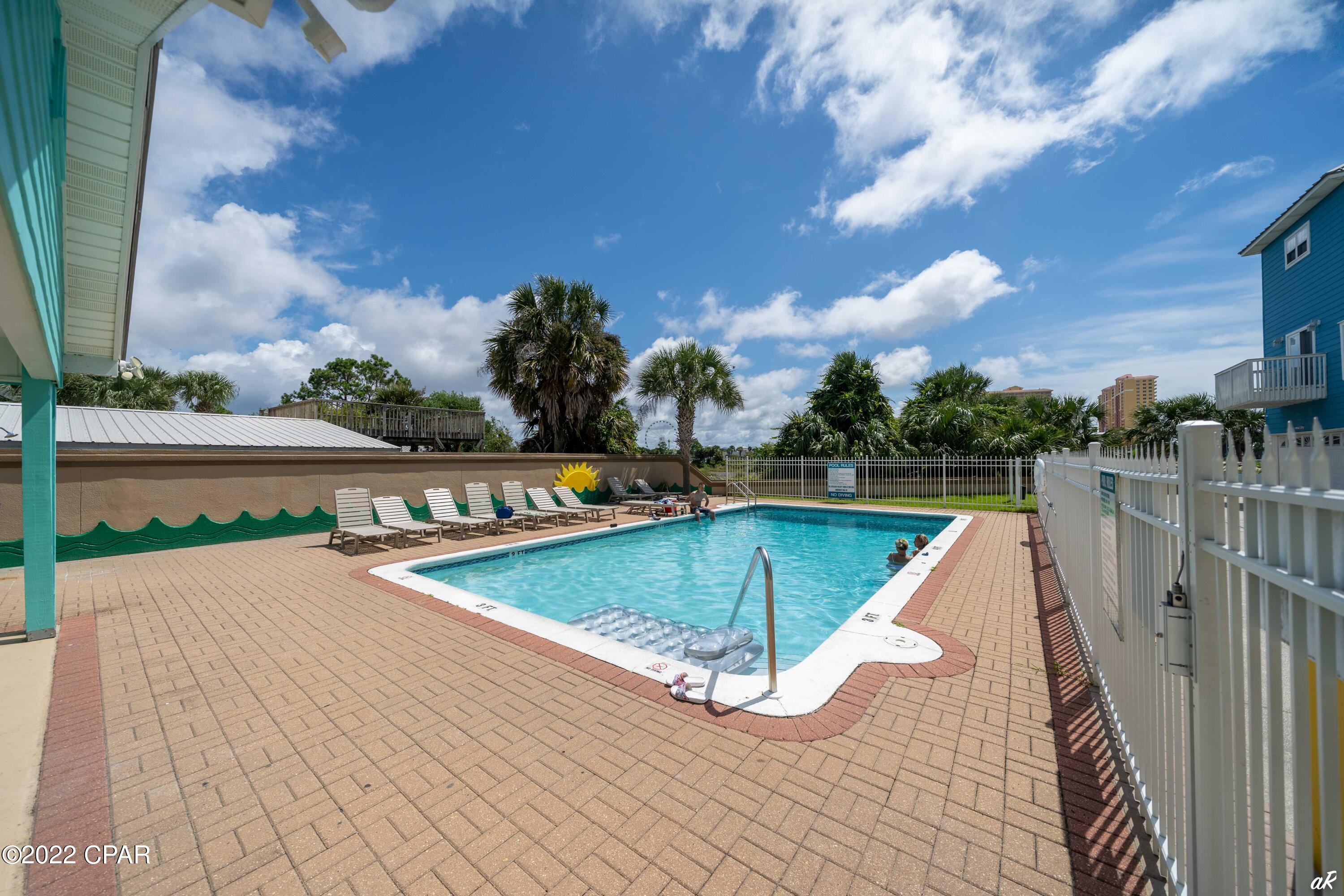 Summer Towne Cottage Condo Ph II - Residential