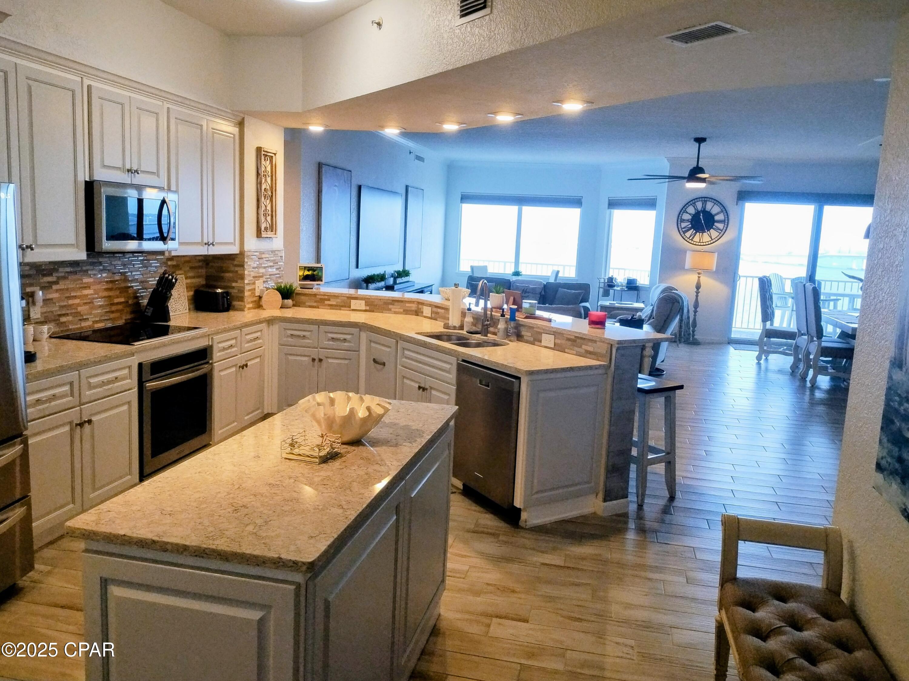 Hibiscus By The Bay - Residential