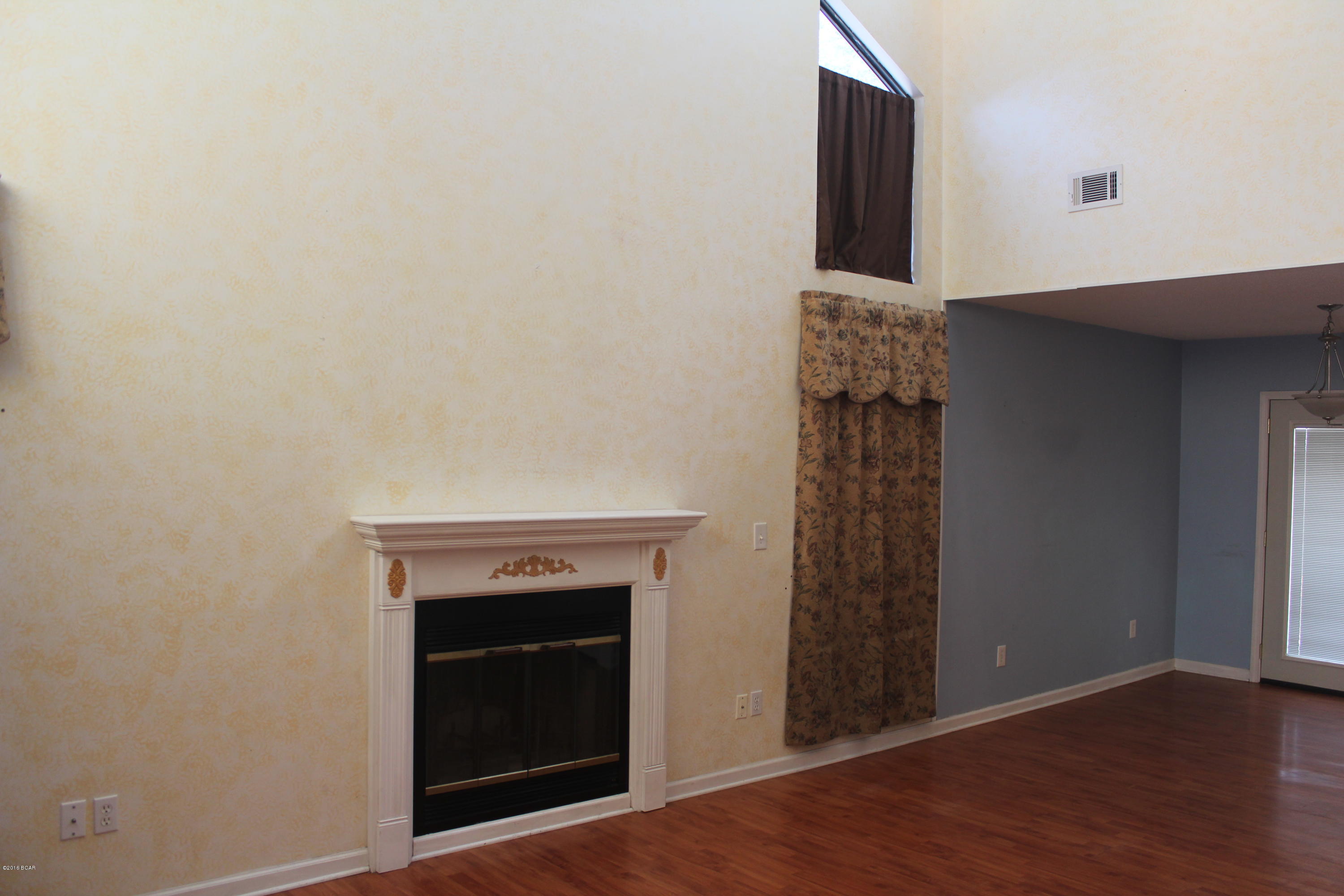 Shadow Bay Unit 2 Replat - Residential