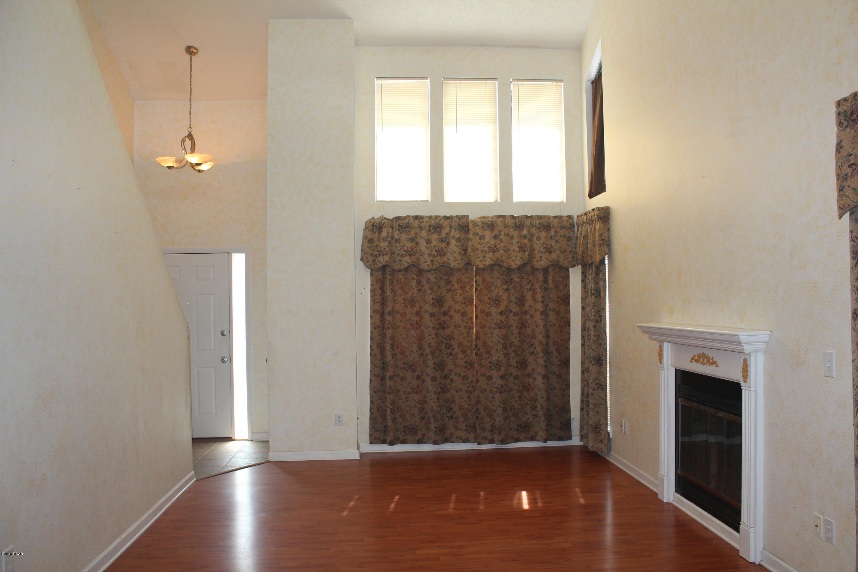 Shadow Bay Unit 2 Replat - Residential