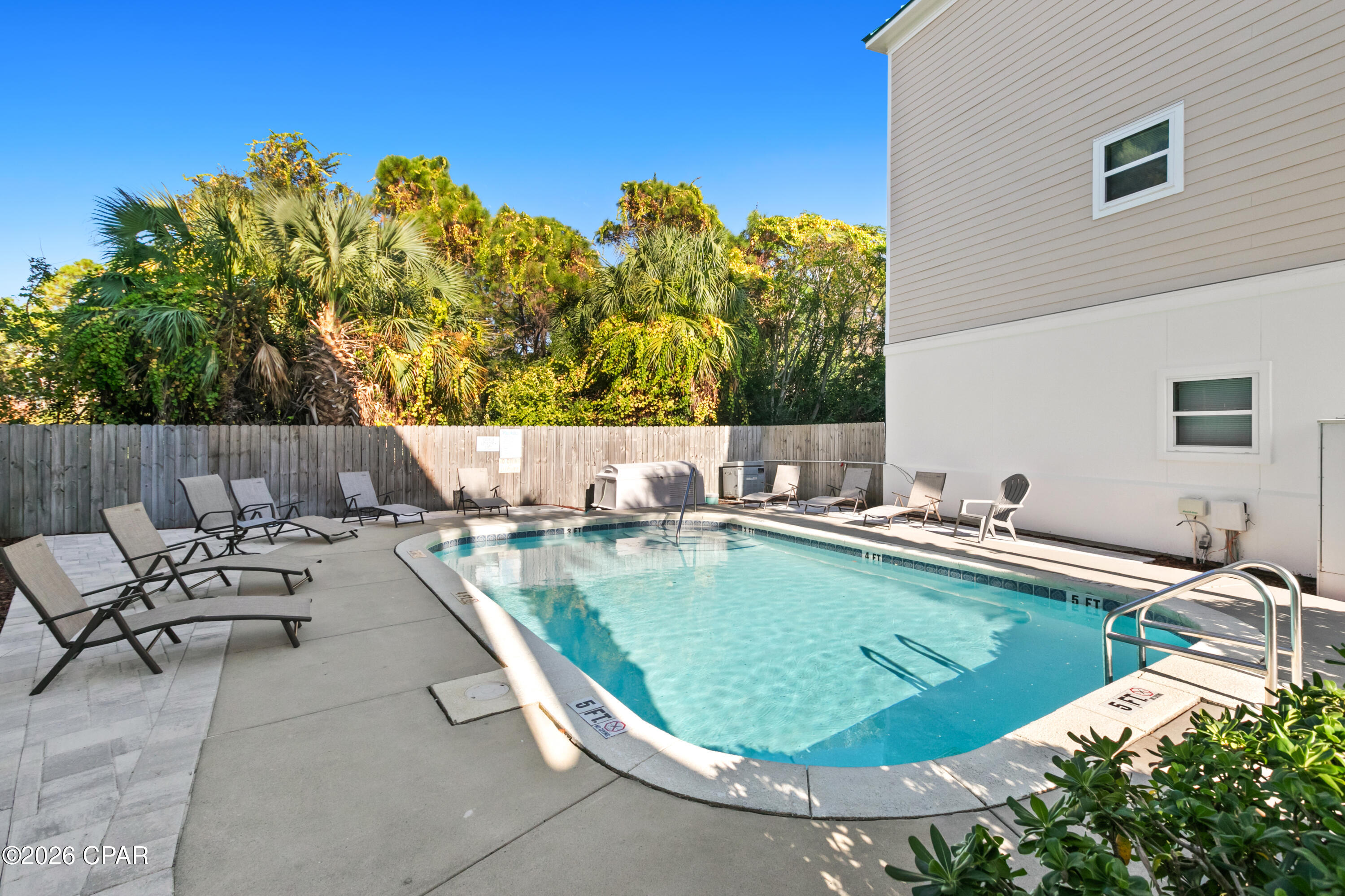 Long Beach 3rd - Residential