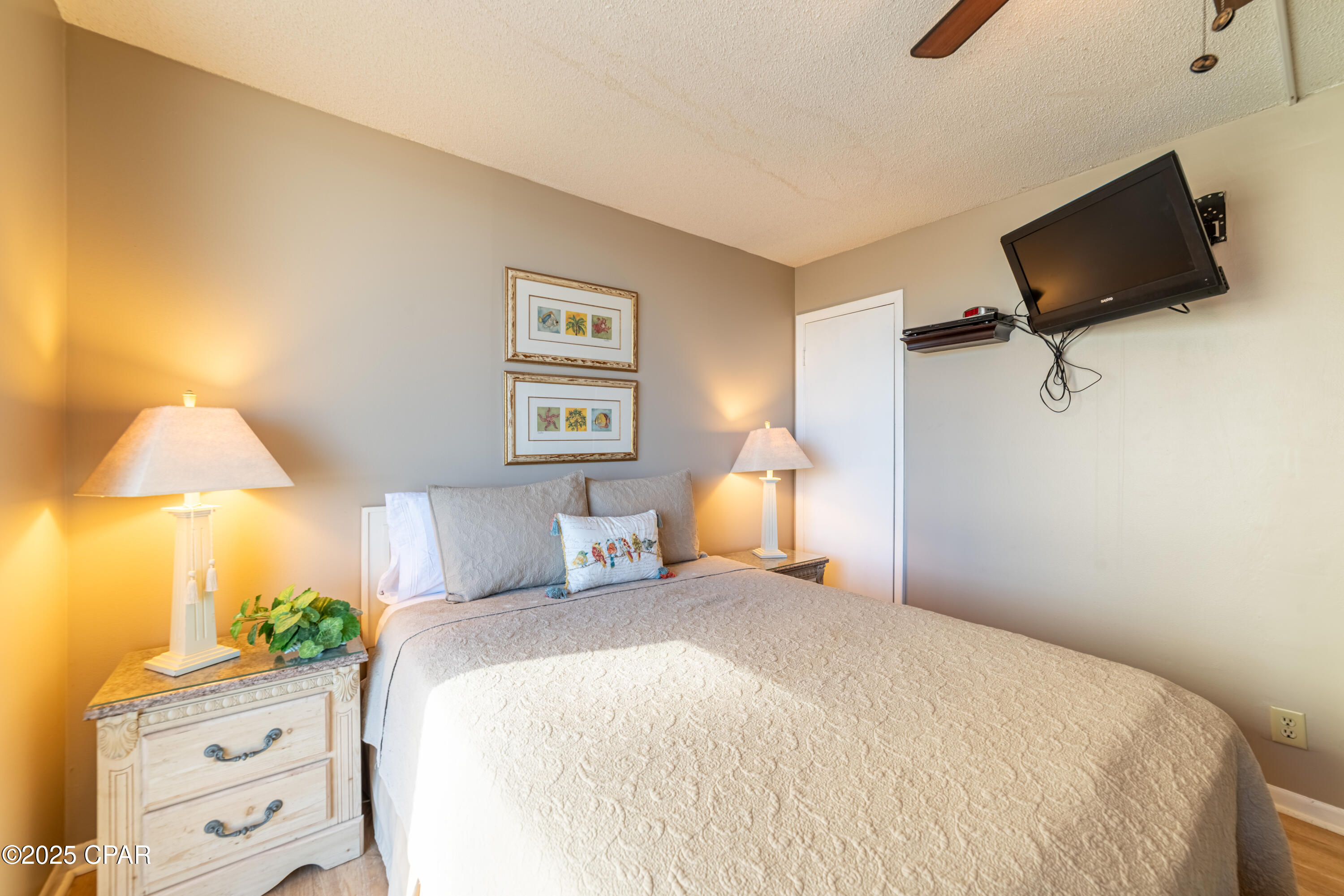 Leeward/Windward Condo - Residential