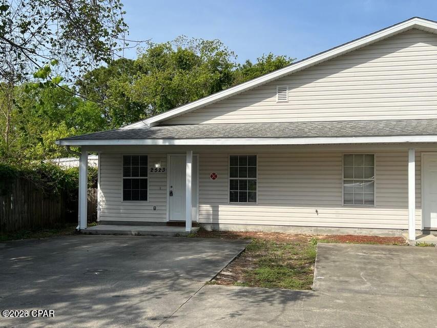 Fantastic 2 bedroom 2 bath triplex unit located in the N. Lagoon area. Short distance to the beach, shopping, and dining. This unit was recently painted and new LVP flooring installed. Some pets are restricted.