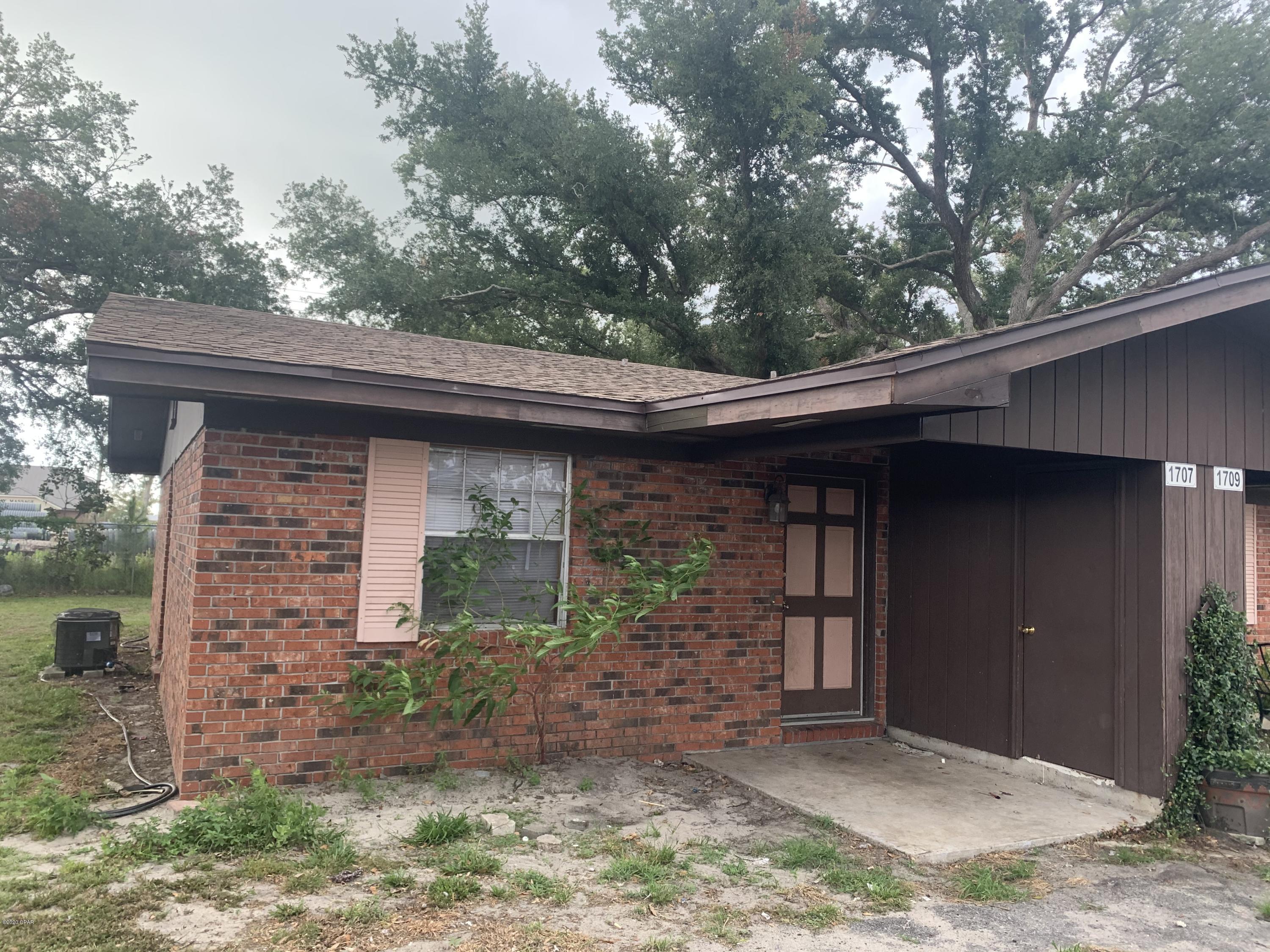One bedroom duplex in Lynn Haven, tiled floors, large bedroom with two built in closest, end unit. Shared green space at rear. Water, Sewer, Garbage and Yard maintenance included in rental rate. Large storage closet off front patio. No laundry onsite.