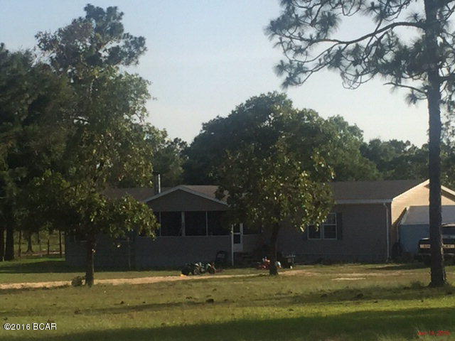 Country living...bring the horses 2006 double wide on almost 7 acres