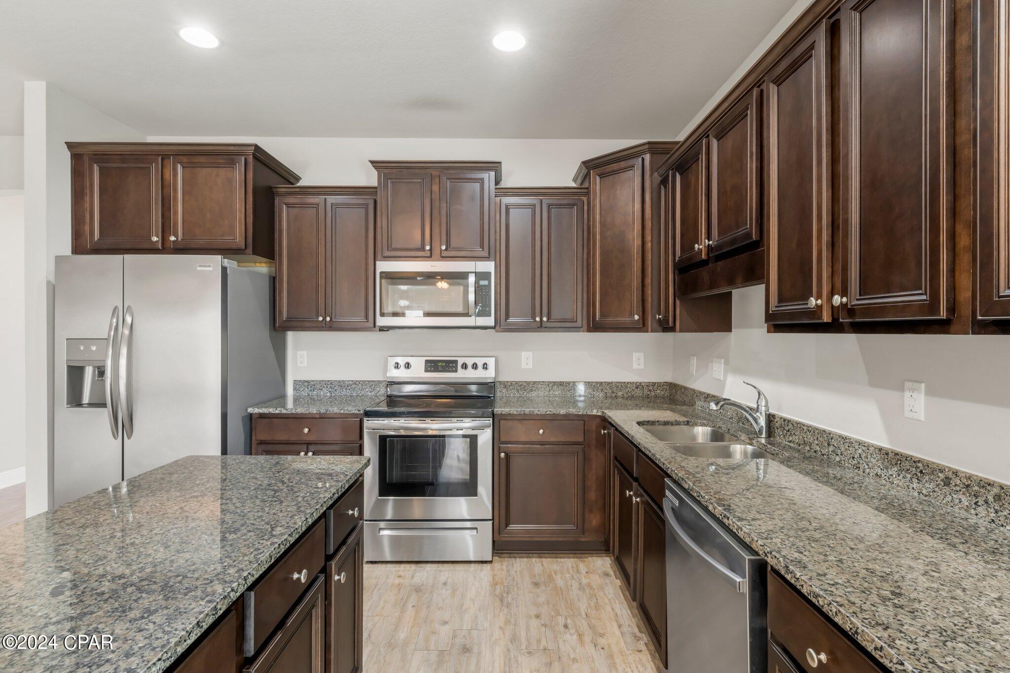 Village Of Mill Bayou/Shoreline Village Ph 1A - Residential Lease