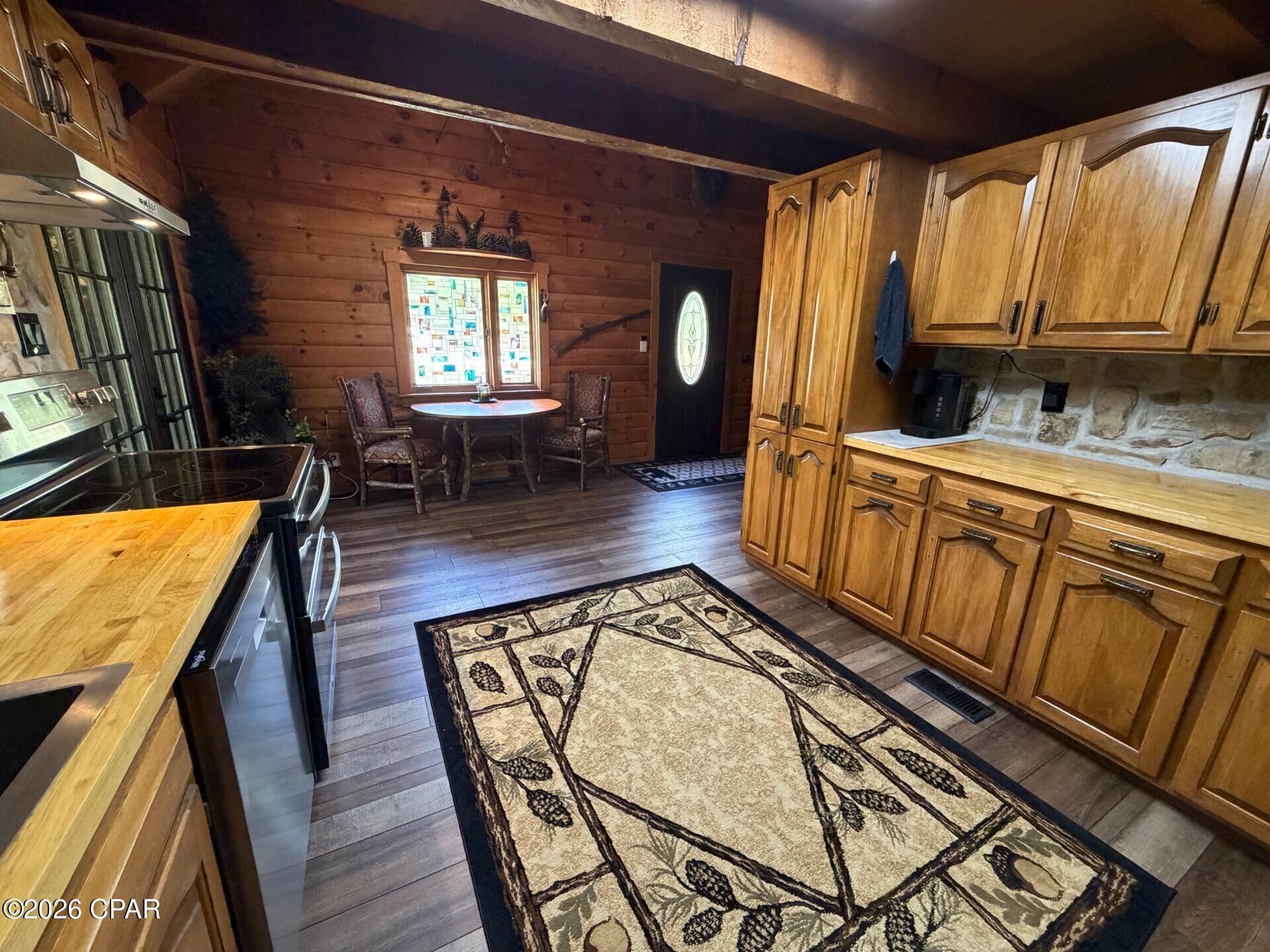 Compass Lake In The Hills - Residential