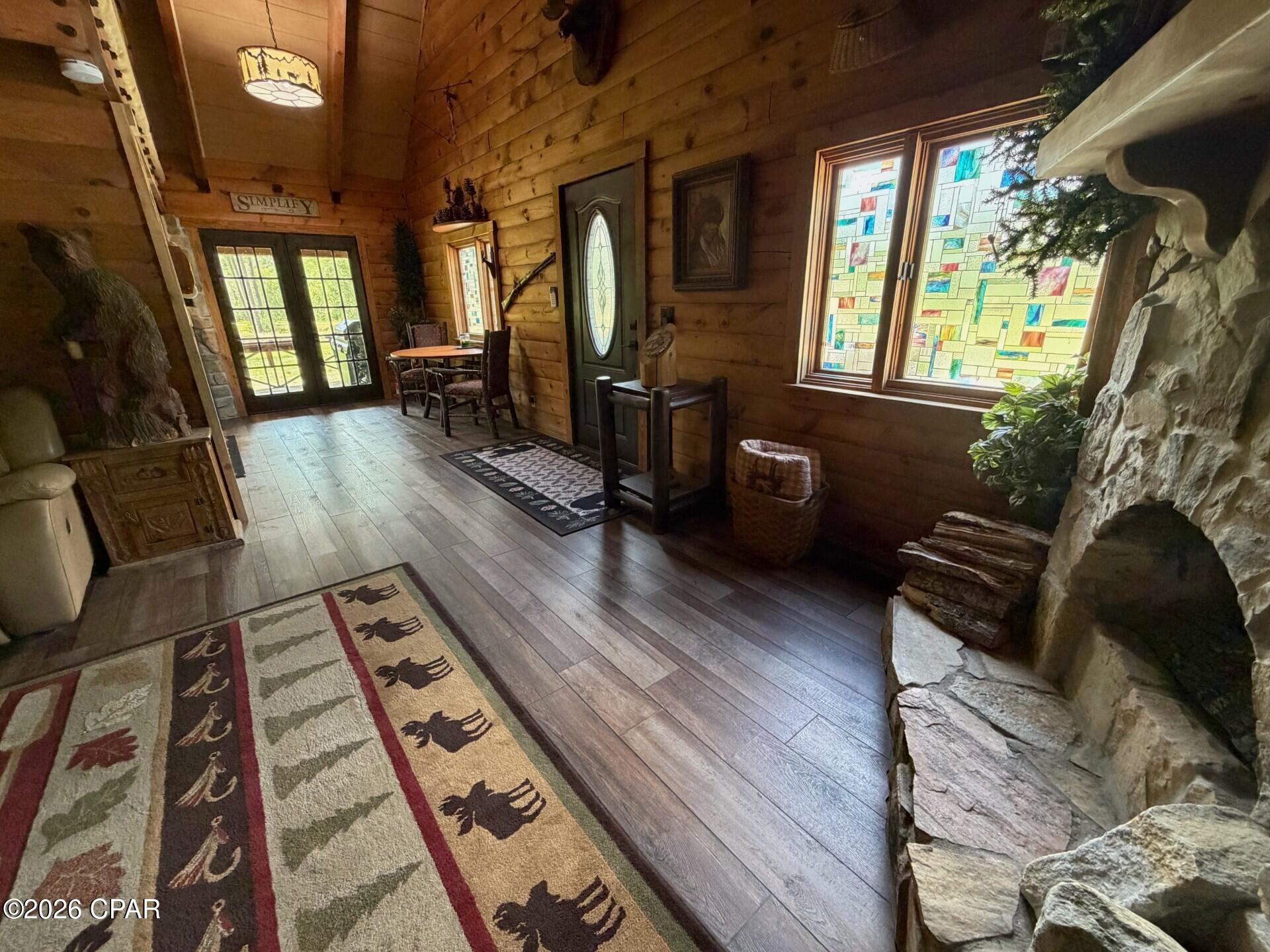 Compass Lake In The Hills - Residential