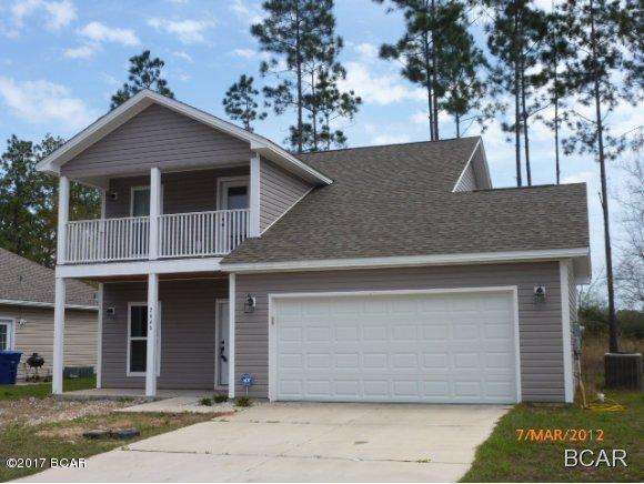 2 story, 3 bedroom, 2 bath home with an open floor plan, luxury kitchen with stainless steel appliances, wood laminate flooring, and a one car garage. All three bedrooms are upstairs as well as 2 full baths. Enjoy the warm Florida summers from the covered patio or the balcony off the master bedroom.



All measurements are approximate.