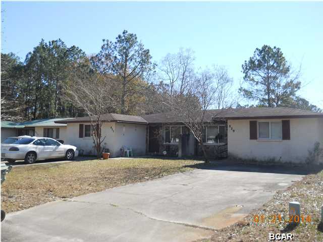 3 bed 2 bath unit located in Lynn haven convenient to shopping and schools. Short sale.