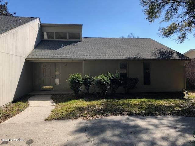 Waterfront on upper Callaway Bayou. Home features a brick fireplace, breakfast nook offers a view of the water, a spacious master bedroom with huge walk-in closet and sliding doors leading out to the deck. 1/2 off the security deposit for active military.



All measurements are approximate.