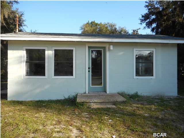 NEWLY RENOVATED!!!!Cute 1 bedroom 1 bath cottage. Wood flooring, wainscoting, freshly painted, new appliances. Yard maintenance included. On site maintenance attendant. Close to the Bay. (10% off for active duty or retired military)