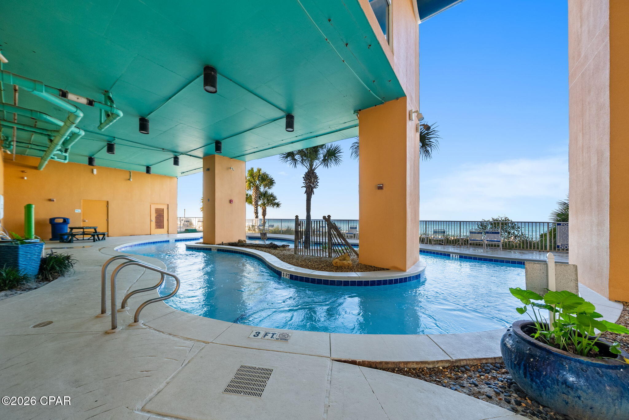Splash Condo - Residential