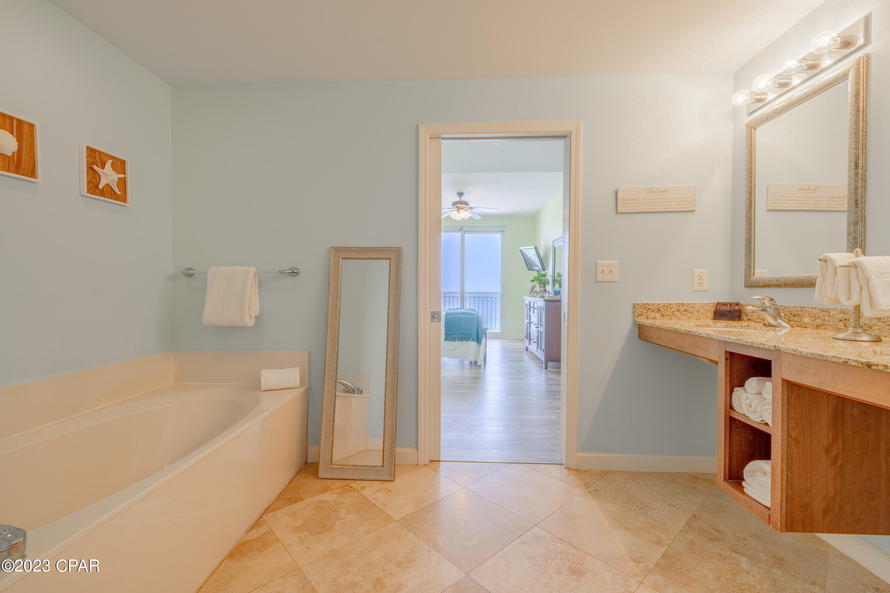 Splash Condo - Residential