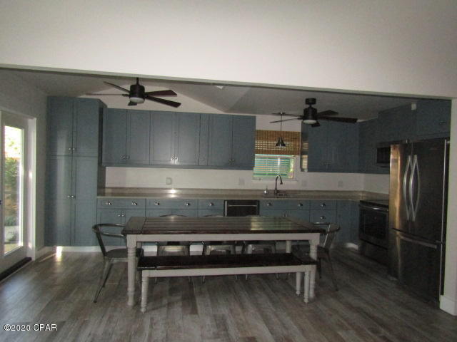 Wells, L.M. Gulf Bch - Residential Lease
