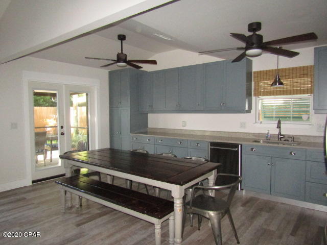 Wells, L.M. Gulf Bch - Residential Lease