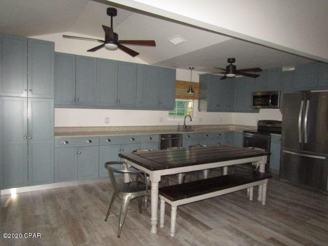Wells, L.M. Gulf Bch - Residential Lease