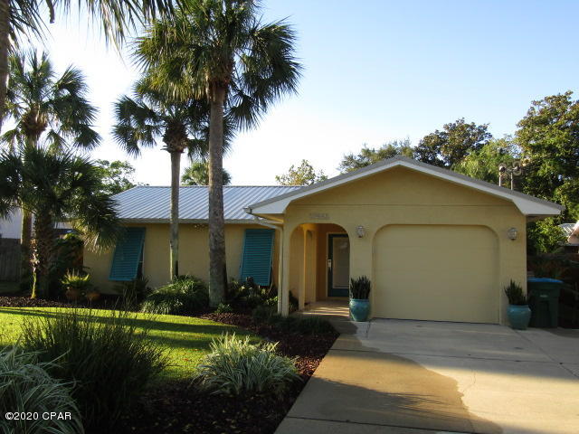 Elegant POOL HOME located west past Hwy 79. This 3 bedroom, 2 bath home features LVP flooring throughout, open living/dining area with wood burning fireplace, kitchen with stainless steel appliances, plenty of cabinet space and solid wood kitchen table with chairs. Master bath features stand alone shower. French doors off kitchen open up to large screened patio covering an in-ground pool. Pool service is included in rental rate. Storage shed conveys with property.										
Exterior of home is nicely landscaped and features outside enclosed shower. Sprinkler system is on well. **$250 pet deposit/$50 pet fee/$25 month pet rent.	Whole house is wired for antenna and is internet ready. Cable vendors must use the existing wires. All patio furniture is AS IS.