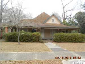 Historical home in the heart of Chipley. Large home with 4 beds 2 baths. Master bedroom has two walk in closets and large master bath. Built in Book cases in the Living Room. Ready to restore this vintage home. Seller will offer an allowance up to $500 to owner occupant Buyer's purchase of a home warranty of their choice. If asking for closing cost assistance the maximum considered is 3% of the purchase price for owner occupants. Investor sales are not eligible for buyer closing cost assistance. Closing cost assistance cannot go towards association transfer fees, transfer taxes (doc stamps on the deed, doc stamps on the mortgage, intangible tax on the note), or any prepaid expense. IN ADDITION to normal Buyer closing costs, Buyer pays Doc Stamps on the Deed, closing service fee of