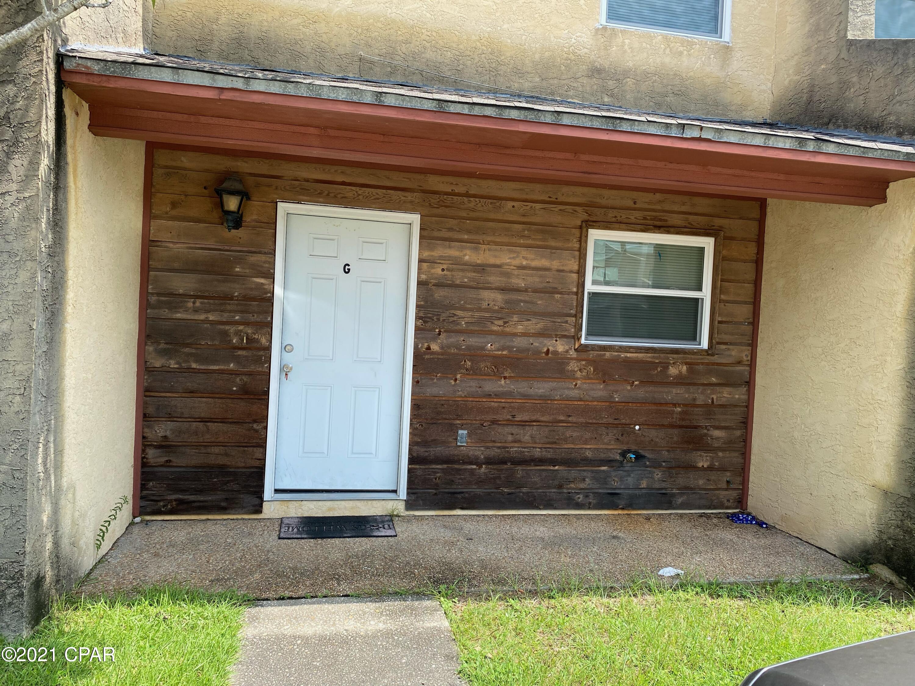 This is a 2 bedroom 1 and a half bath apartment located in Callaway. This apartment is located approximately 7 miles from Tyndall Air Force base. move in ready.