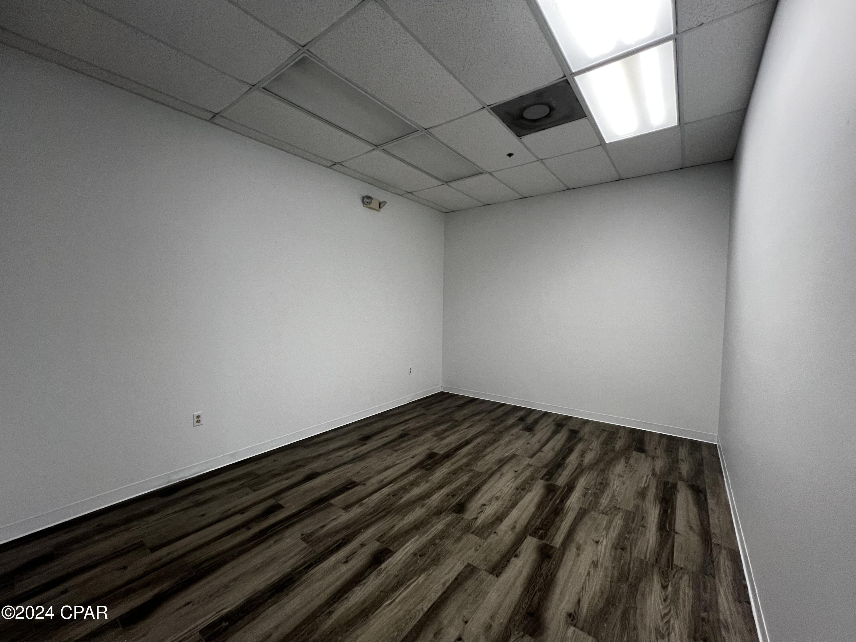 Lyndell Commercial Park - Commercial Lease