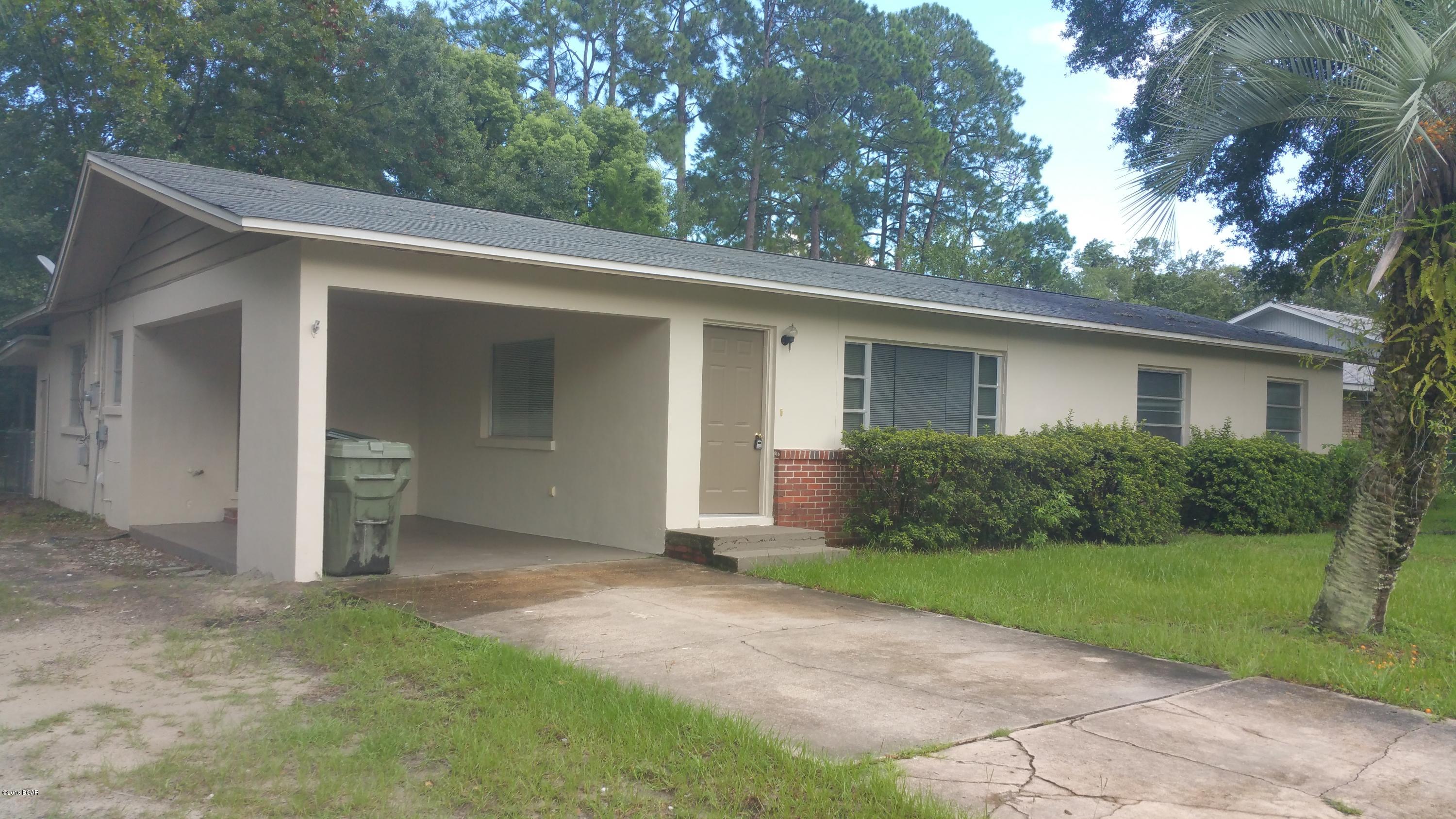 Lynn Haven!

Large Corner Lot, 3 Bedroom 2 bath home with a bonus room.  Lots of storage space. Newly painted inside and out.