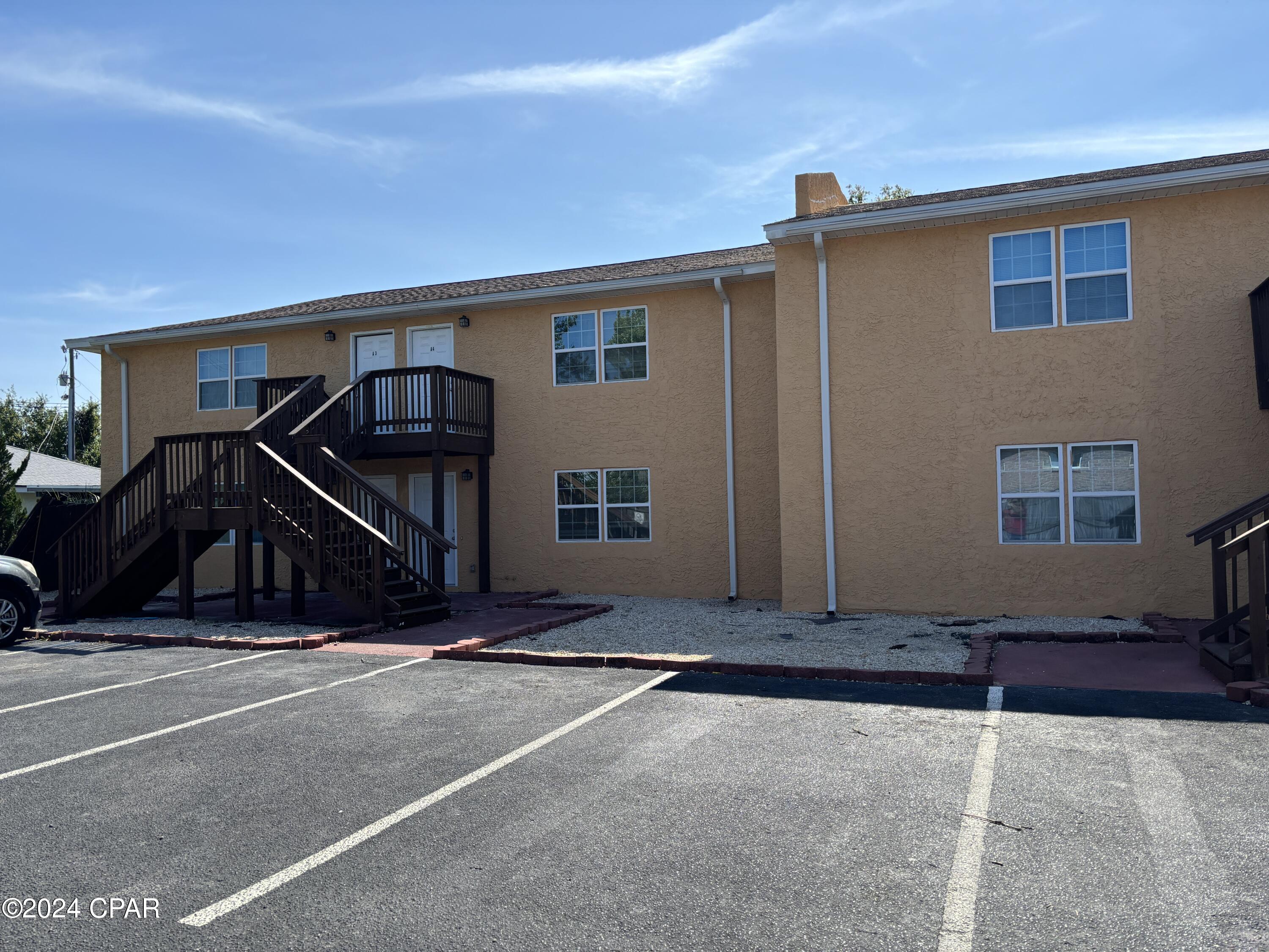 2bd, 2ba apartment. Recently remodeled, all tile, stainless steel appliances. Great location off 23rd st. Lawn service & pest control included. W/D hook-up. Sorry no pets.