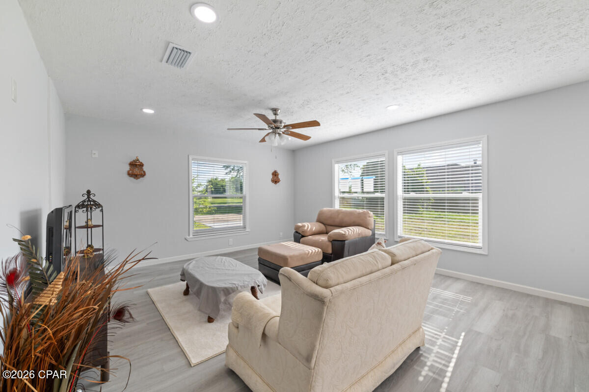 Hickory Manor - Residential