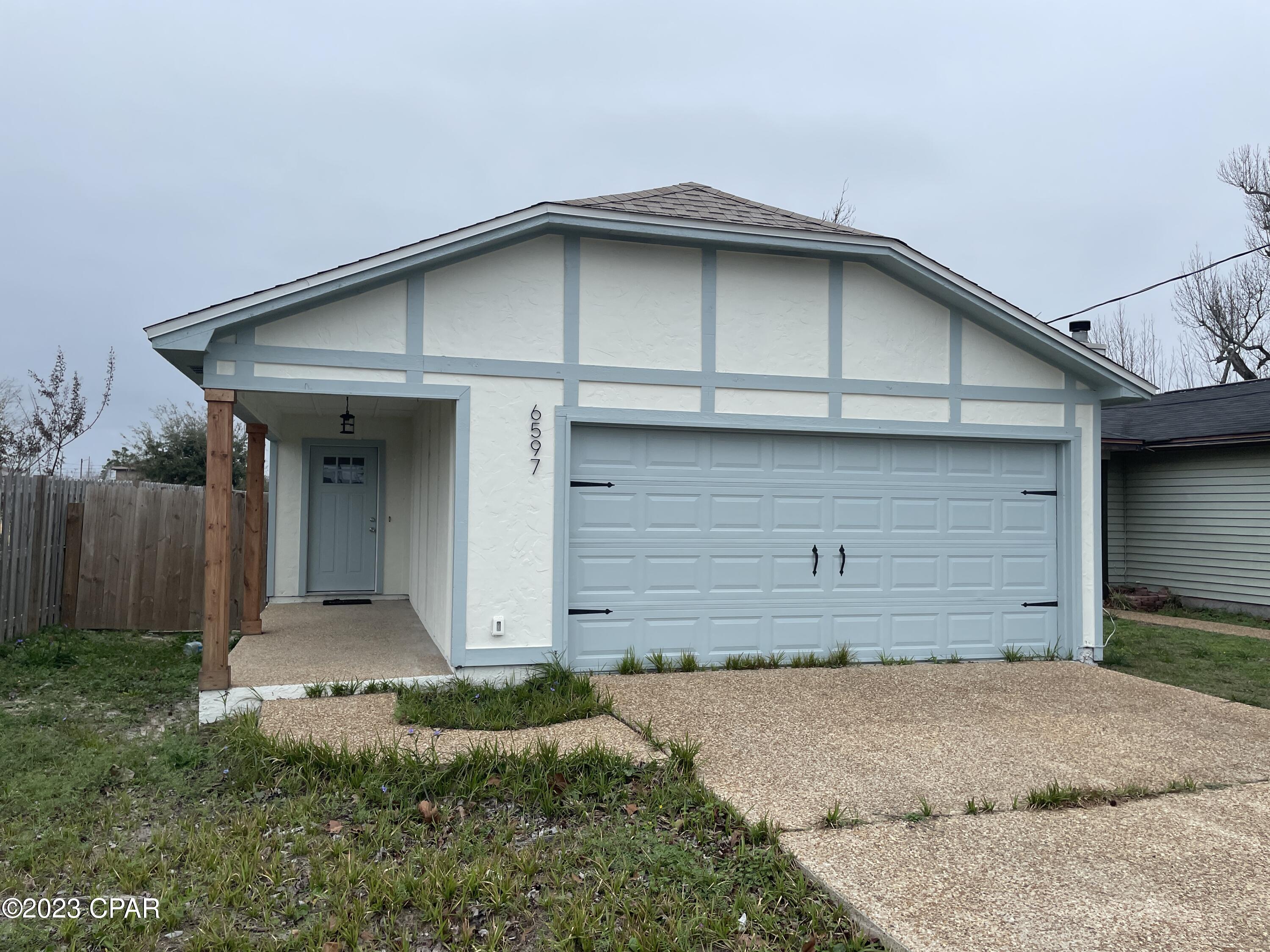 MOVE IN SPECIAL- $500 OFF FIRST MONTHS RENT. 12 MONTH LEASE REQUIRED
Recently remodeled- 3bd, 2ba. Stainless appliances, granite counters. 2 bedrooms have sliding glass doors to the patio area. Fireplace in family room. Fenced backyard. Pets negotiable, restrictions apply & pet deposit required.