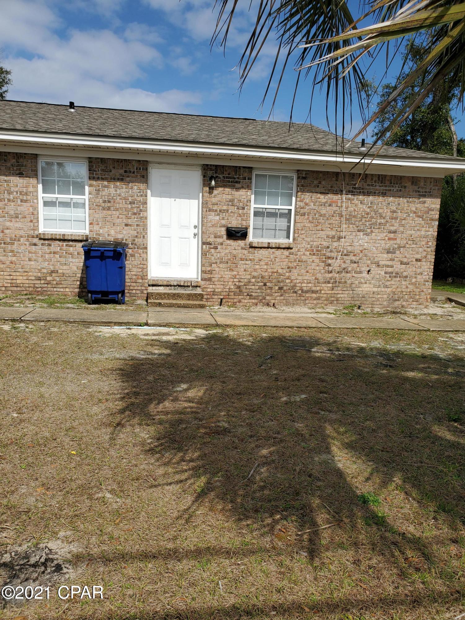 Newly Remodeled. 2 bed/1 bath apartment. New appliances, cabinets, counters, paint. New bath tub, toilet, sink. 754 sq ft. Tidy, tile floors throughout. Conveniently located at the corner of 11th and Frankford. No pets. Separate laundry/utility room with hook ups around the side. Yard Care included.