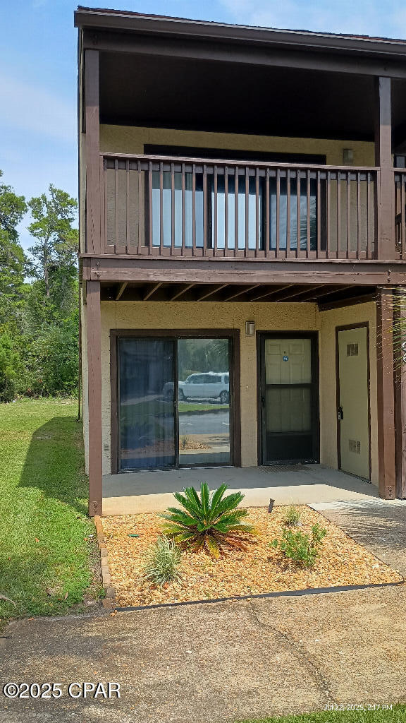 Beautiful 2 bed 2 bath condo located in Panama Beach, FL. This property will not last long!