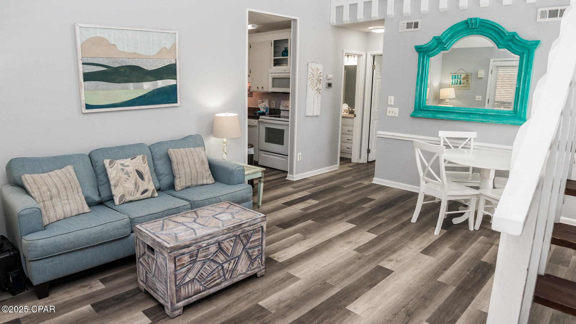 Welcome to Paradise!! PRICED TO SELL!!  This beautiful 2BR/2BA is TURNKEY ready for short-term rentals or primary residence!!!  This unit is conveniently located close to all the amenities in the Horizon South resort along with the beautiful sandy white beaches of Panama City Beach! 
Horizon South is Located on the westend of Panama City Beach. This won't last long!  There are so many amenties including; 4 pools, hot tub, tennis & pickleball courts, horse shoes, game room,, 18 hole mini golf, shuffle board, & more!  *measurements are approx. & should be verified*