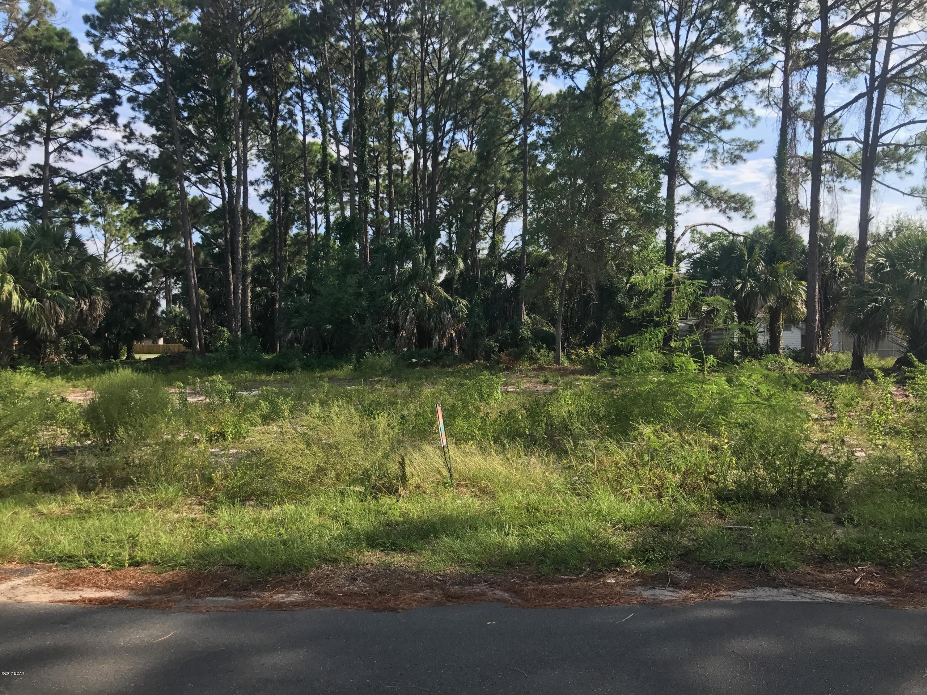 Large lot in South Lagoon area! Convenient to beaches, Marinas, State Park, great schools, boat ramp approximately 1/2 mile away & award-winning restaurants! Lots of possibilities!  City sewer located across the street. Dimensions approximate.