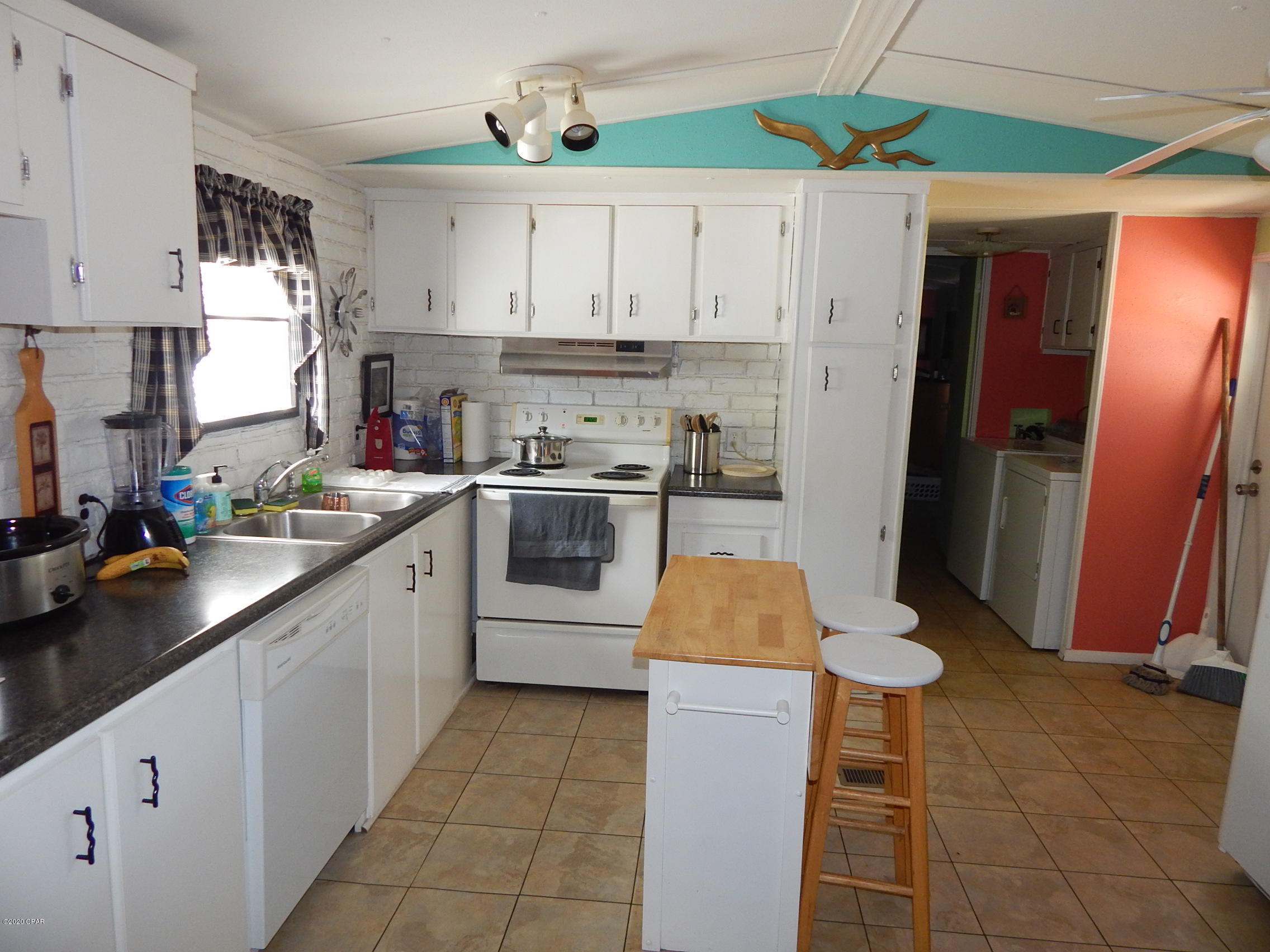 Laguna Beach Estates 7th Add - Residential