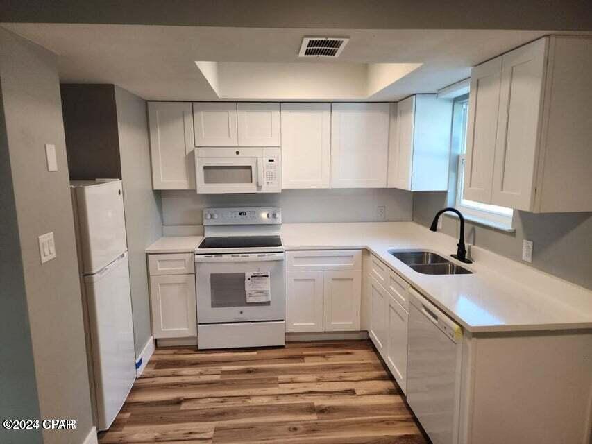 Newly Renovated 2-bedroom Apartment in a Prime Location! Enjoy modern living with 2 bedrooms and 1.5 baths in a highly desirable area. Please note: Pet-friendly with a $300 non refundable deposit. Unfurnished. background check required. Vacant. Easy to show.
