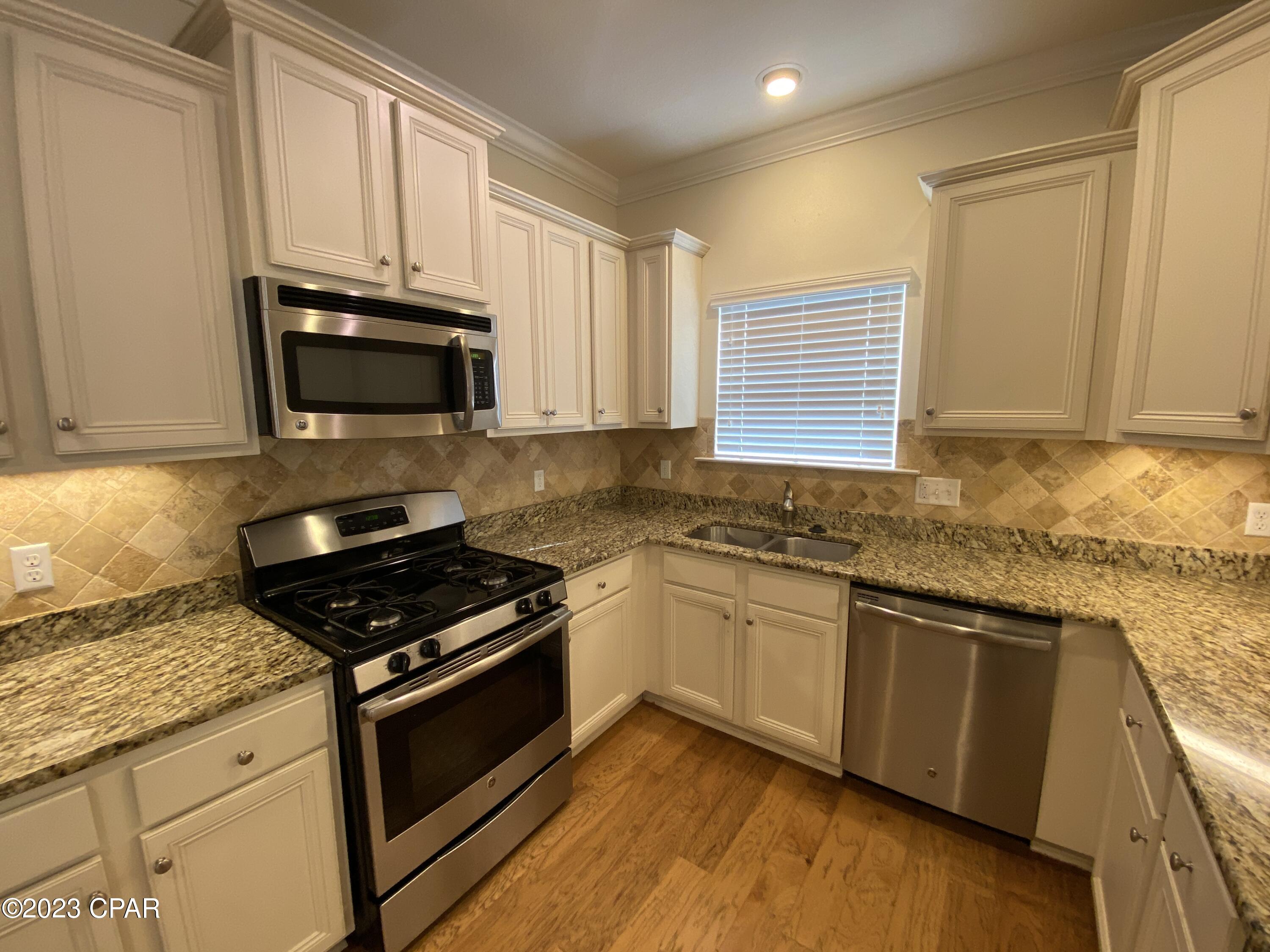 Magnolia Bay Club - Residential Lease