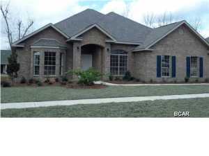 The Brookstone is an awesome plan with spacious living areas with it's 4 bedrooms and 3 full baths! The kitchen has lots of designer cabinets, a large walk in pantry, stainless steel appliances, 3 cm granite, ceramic tile and a huge breakfast nook. The master suite is located on the back of the home with an on suite which includes: a garden tub, shower, a walk in closet in the bedroom AND bathroom! Crown molding in the foyer, dining and master bedroom. All homes in Lake Merial include 2 1/2'' faux wood blinds, a sprinkler system, hurricane fabric shields and a 10 year Bonded Builder Warranty.