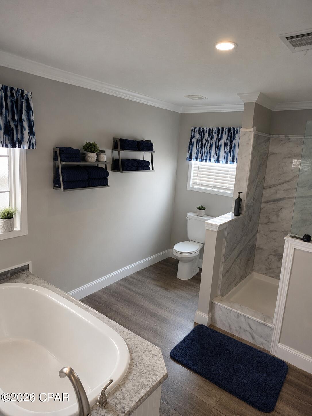 Parkway Manor - Residential