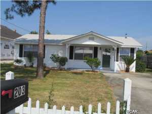 Close to the Beach and Pier Park. 3 Bedroom 1 Bath home on large lot. Yard Building houses the washer/dryer hookups.