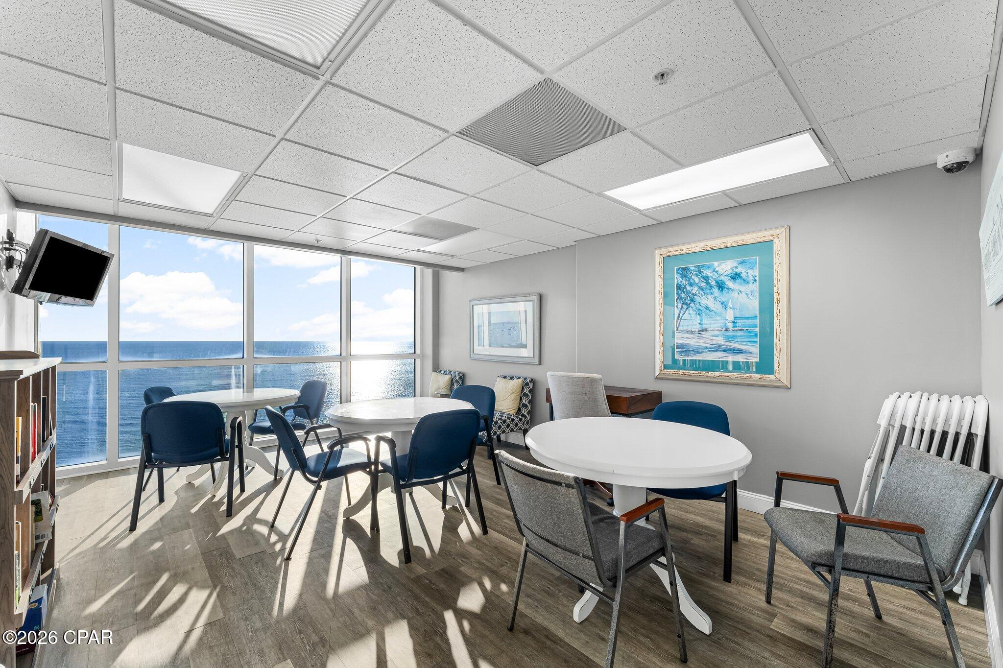 Tropic Winds - Residential