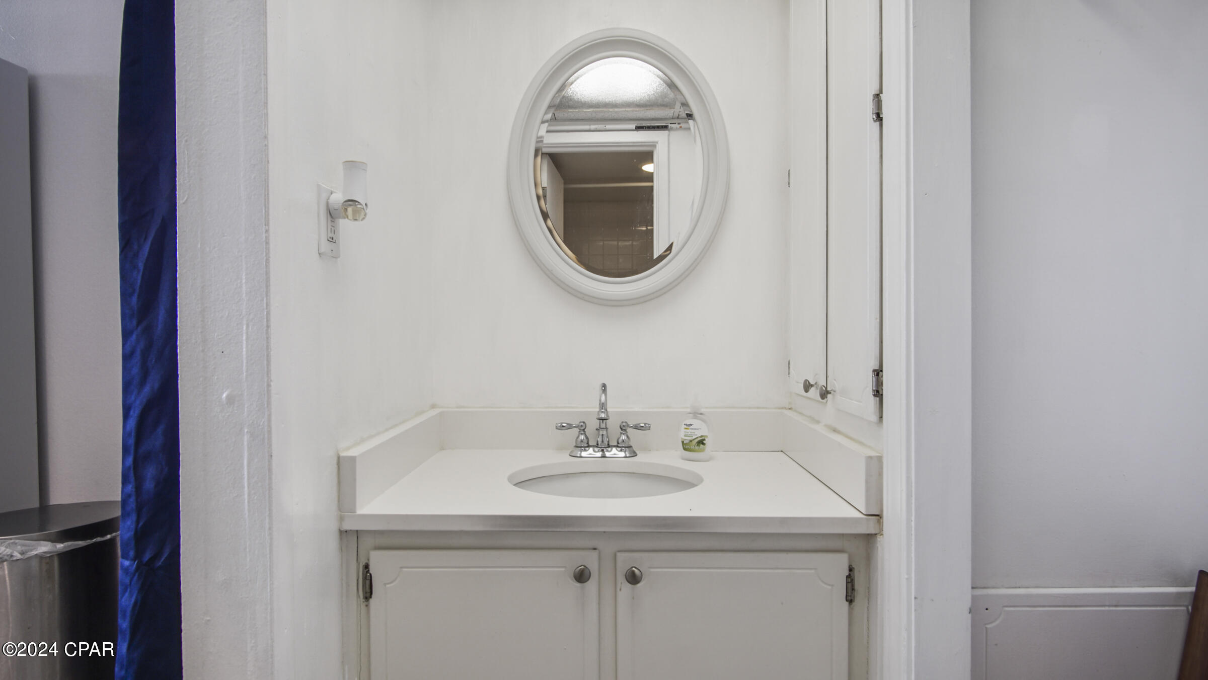 Fontainebleau Terrace - Residential Lease