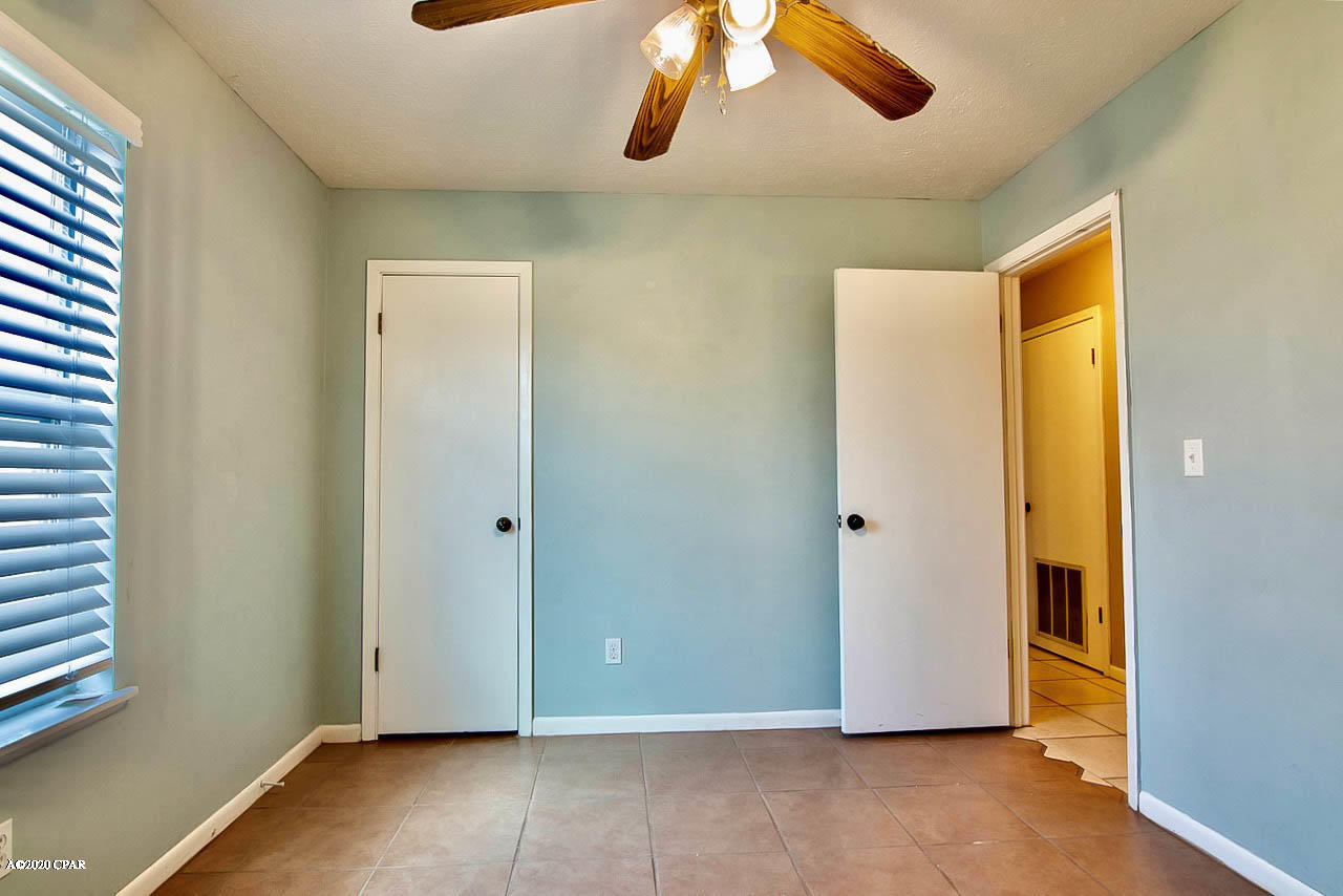 Towne & Country Lake Estates - Residential