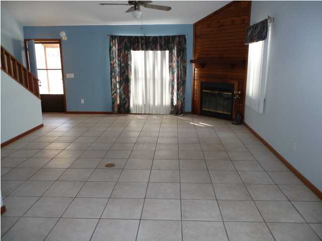 Cute 2bd 2 bath townhome centrally located.Close to colleges. Fenced backyard. Small Pet allowed with pet deposit.