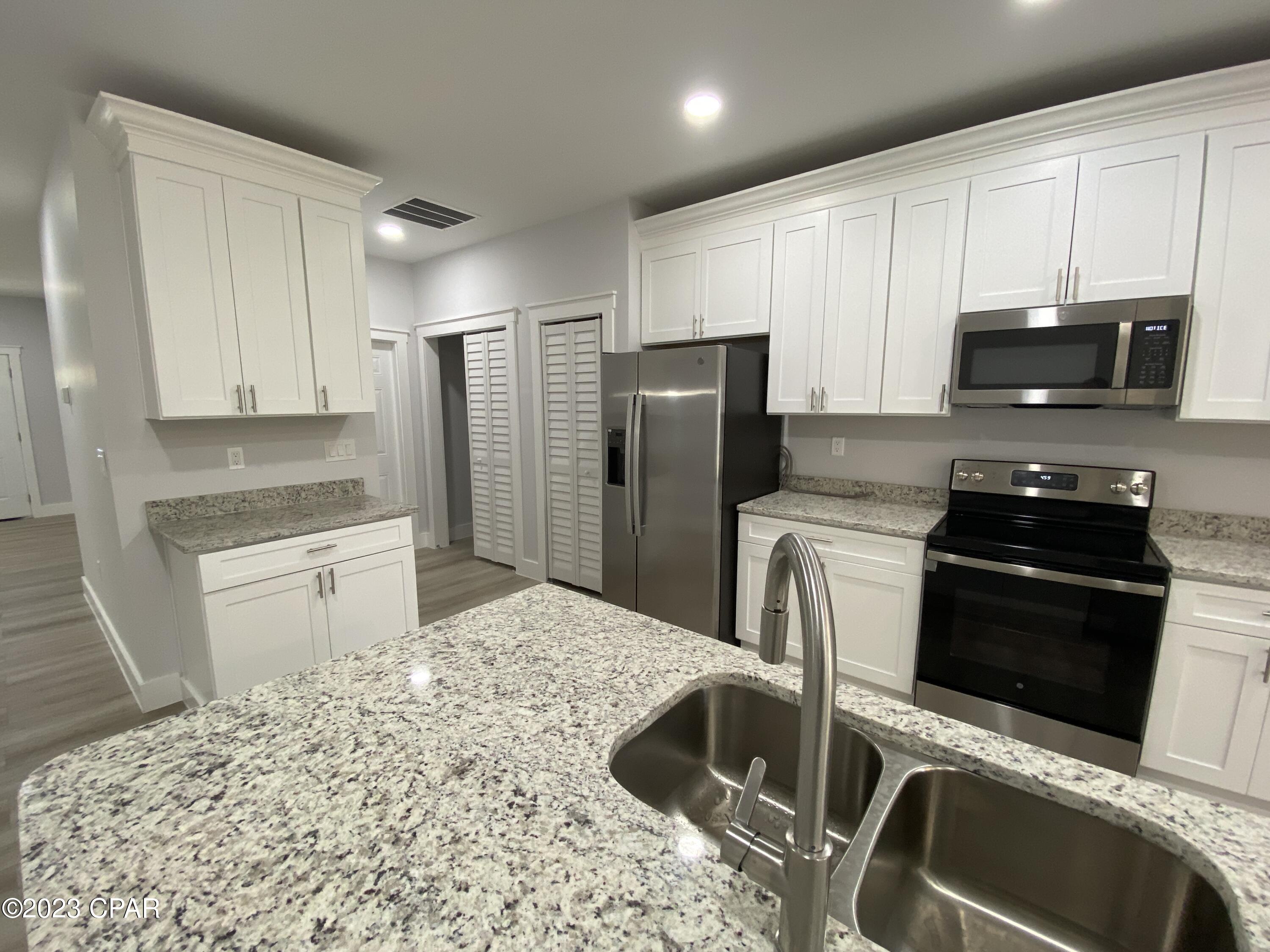 [No Recorded Subdiv] - Residential Lease