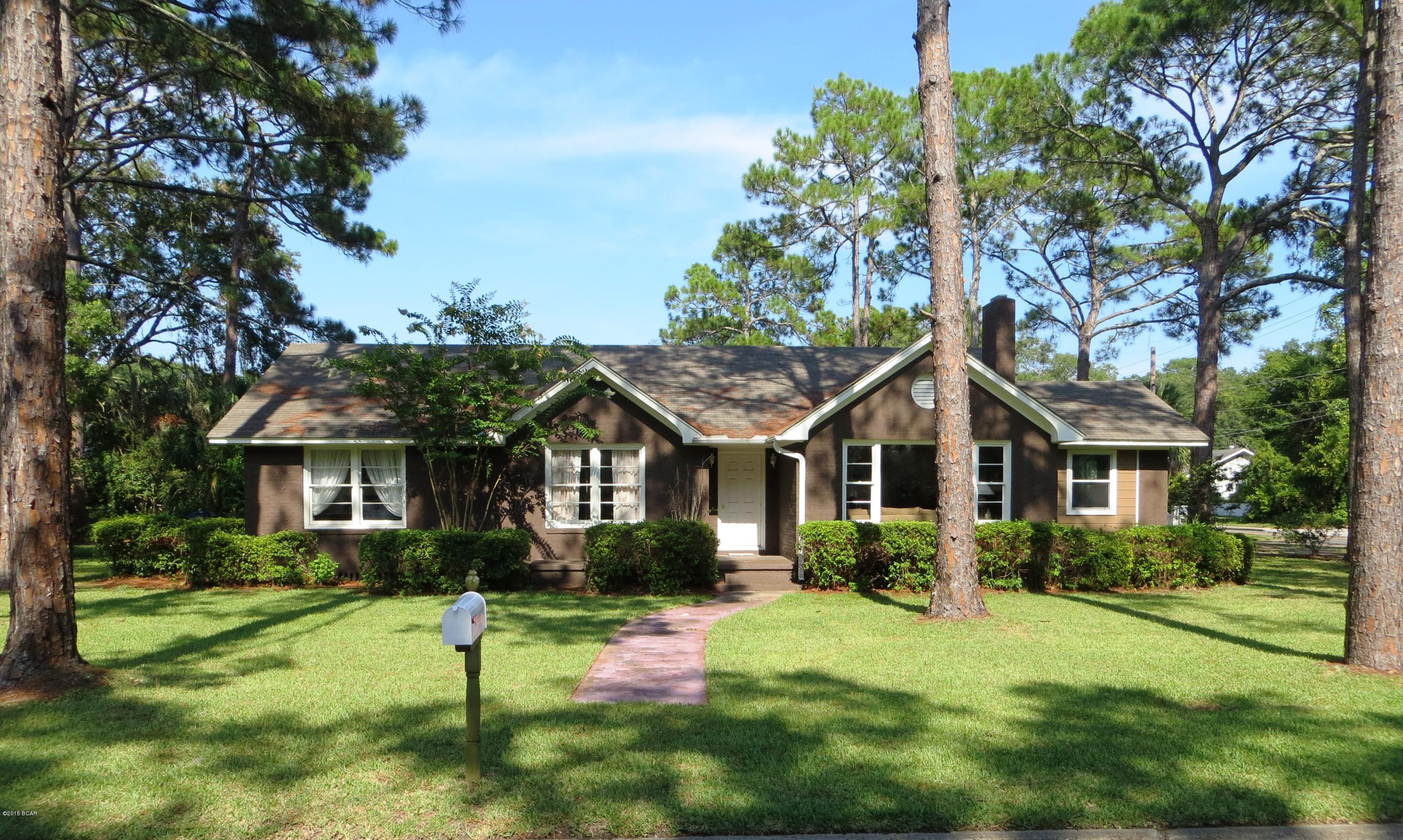 This is the perfect home for someone wanting a completely remodeled house in the Cove area. This home sits on 3 lots located at the intersection of Cove and Cherry St. There is plenty of room to add a mother-in-laws quarter or a detached office suite / carriage house with the 50'x140' lot that is not being used. The home has 3 bedrooms and 2.5 baths. The flooring in the home consists of oak hardwood floors, with tile in the kitchen and all new carpeting in the bedrooms. The open kitchen has plenty of cabinet space and all new appliances. This home features a wood burning fireplace in the living room along with large windows that let in an abundance of natural light in. All of the bedrooms are spacious with lots of closet space. The hallway has 3 closets of its own and one of them is a cedar closet from the ground up. The whole back right of the home is devoted to the large master bed and bath with his and her closets. There are French doors with glass incased blinds that leads out onto the covered patio from the master bath and or kitchen on the other side.. Crown molding runs throughout the home. There is a new hot water heater and the roof is only 2 years old. As an added unique feature, this is one of the few properties in the area that offers a cement incased crawl space below the patio.  Last but not least there is a half bath in the 2 car garage with ample storage above. 
Some of the quality furnishing can be purchased outside of the sale.