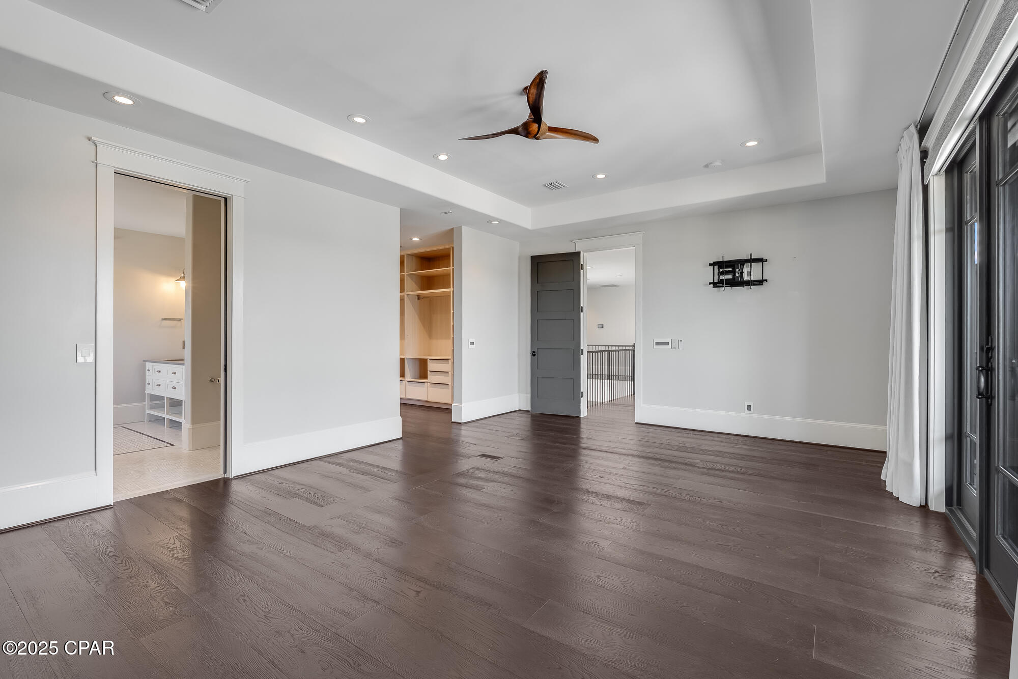 Lake Merial - Residential