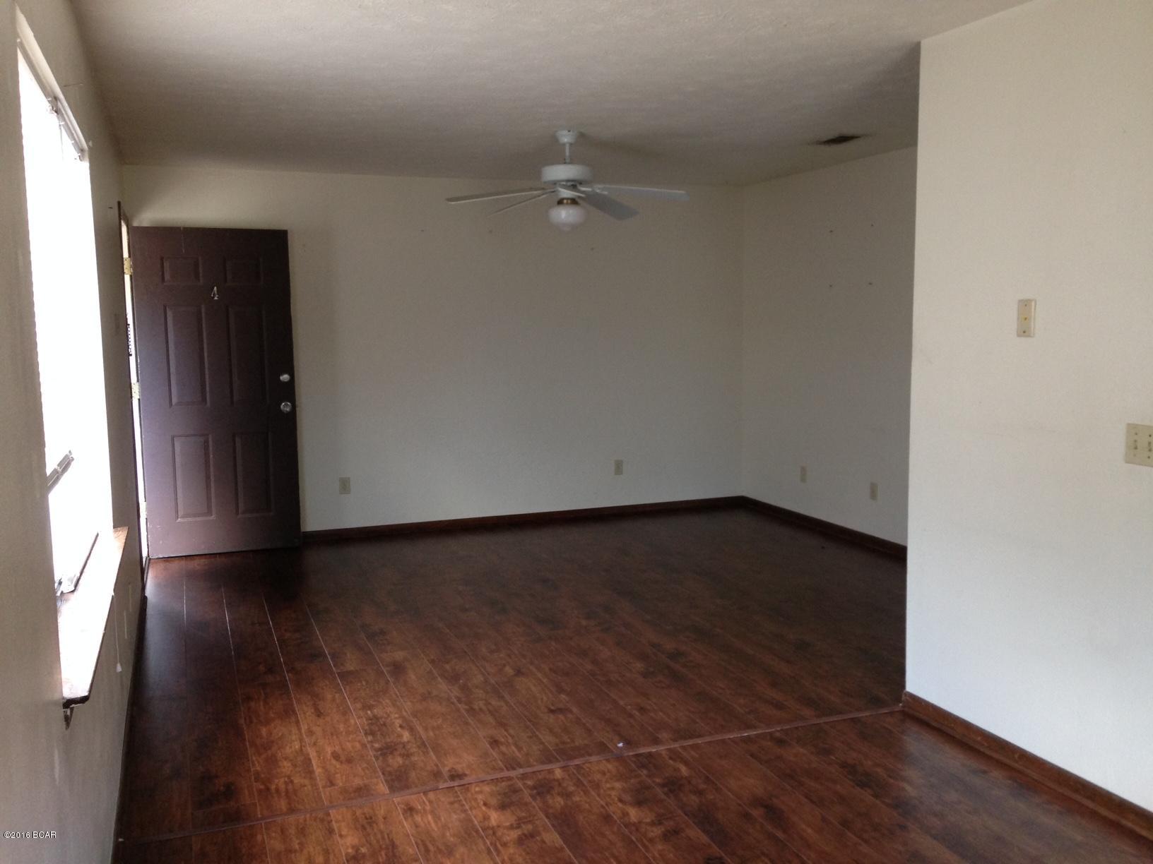 2 bedroom, 1 bath apartment in Springfield.Conveniently located at the corner of Transmitter Rd. and 11th St. $650 per month. $500 deposit. No Pets. This is an upstairs unit.