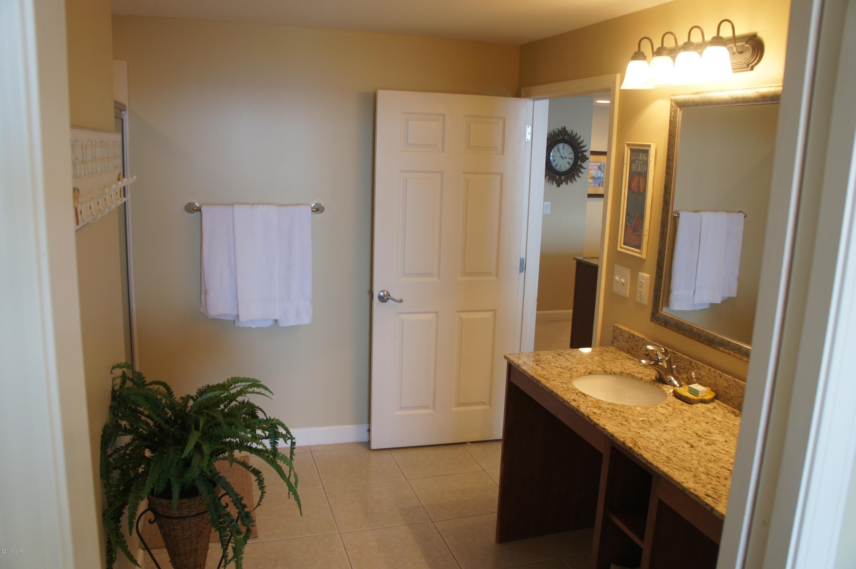 Splash Condo - Residential
