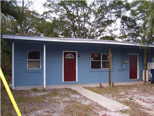 Calling all investors! INVESTMENT OPPORTUNITY in convenient location. Duplex has two bedrooms and one bath on each side. Washer and dryer connections in shared area between the units. Recent updates just completed. Both sides have long term tenants. Large 1/4 acre lot. Seller says bring offer!